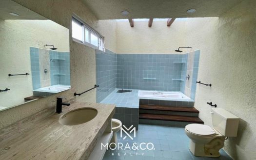 Av. Uxmal SM2A – Frente a Puerto Cancún